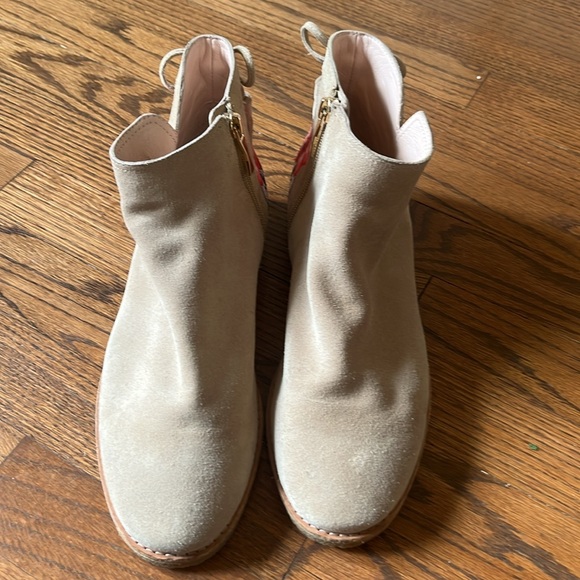 KATE SPADE BELLVILLE FLORAL EMBROIDERED TAN SUEDE DESERT BOOTS SIZE 9.5 - Picture 7 of 10